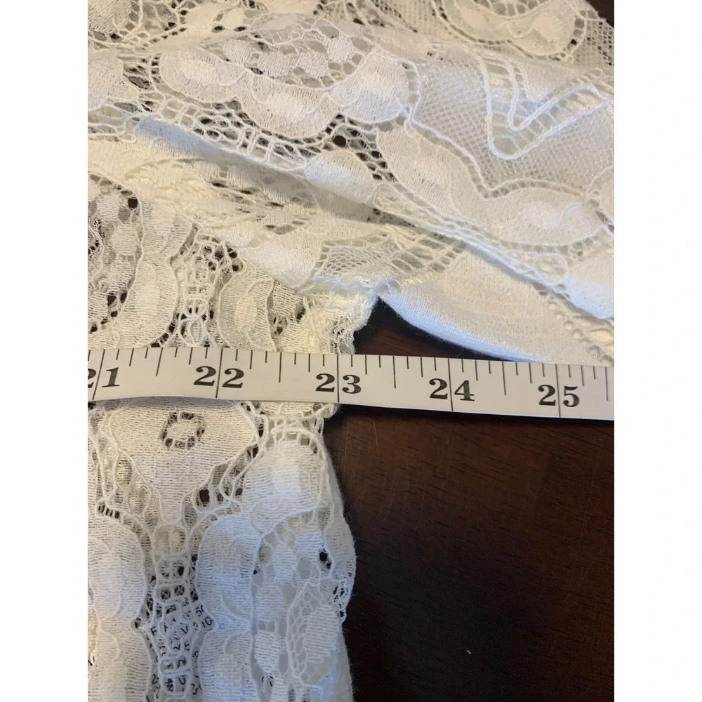 Zara White Floral Lace Mock Neck Long Sleeve Cropped‎ Blouse Small